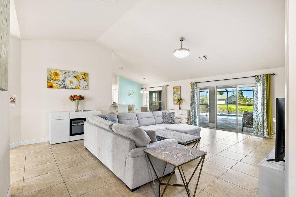 Oakland Hills House | Newley Built Oasis Heated Pool Waterfront retreat