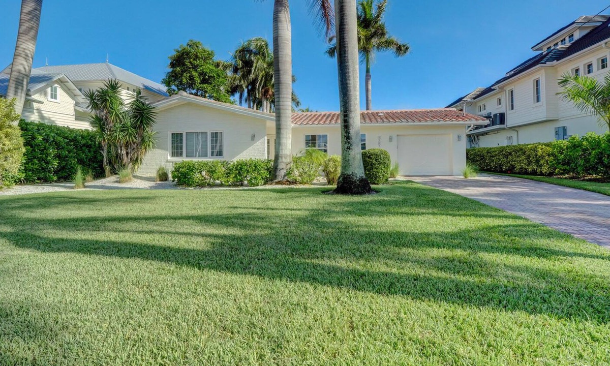 Royal Harbor House | Newly renovated 2br/2ba waterfront home. Royal Harbor. Pet friendly.