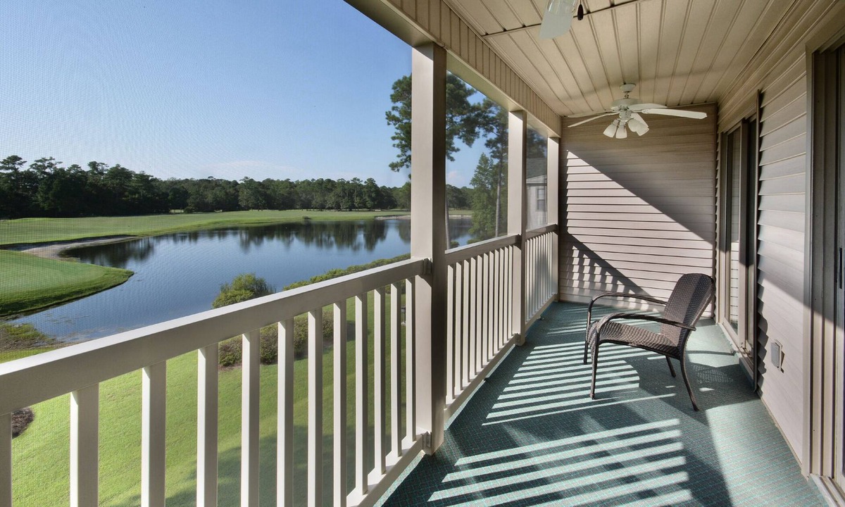 Pawleys Island Condo | Pawleys Island Condo with Golf Views Minutes to beach Pool/Hot Tub Dog-friendly