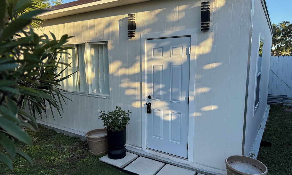 Cutler Bay House | Peaceful 2-bedroom guest house with AC in charming Cutler Bay