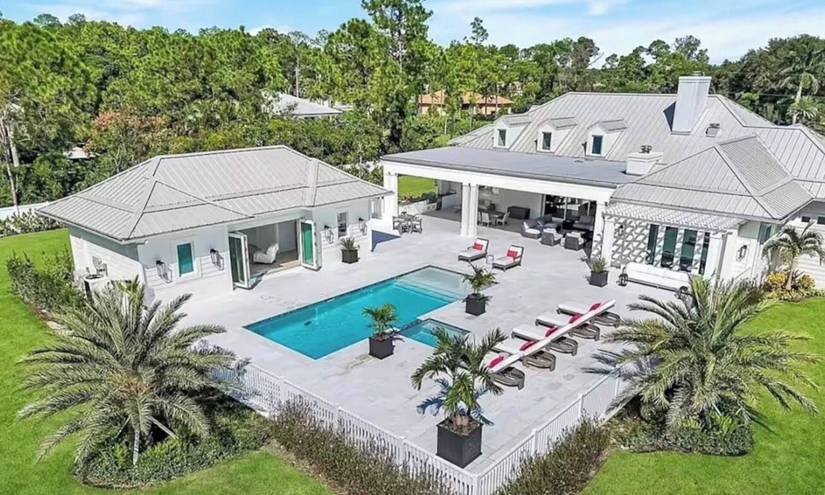 Rural Estates Villa | Peaceful 6-bedroom Grand Naples Villa Resort Mansion w Luxury Living Pool Spa