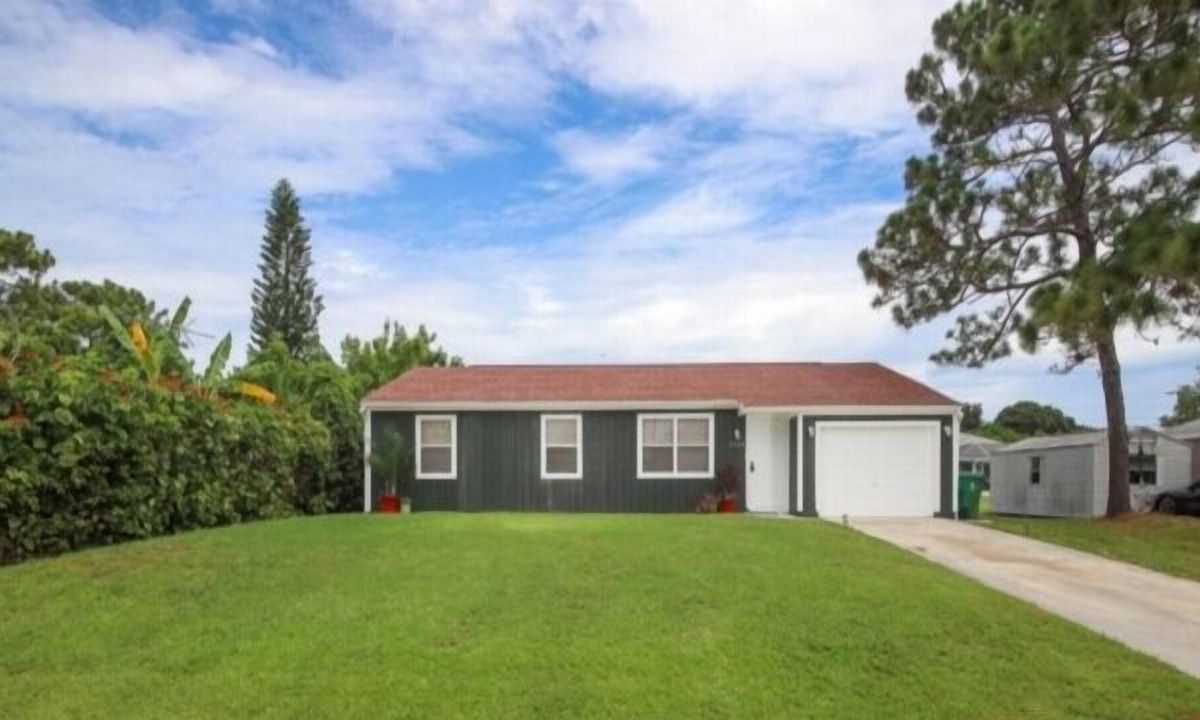 Englewood East House | Peaceful Neighborhood, Beaches, World Class Fishing and Watersports Nearby