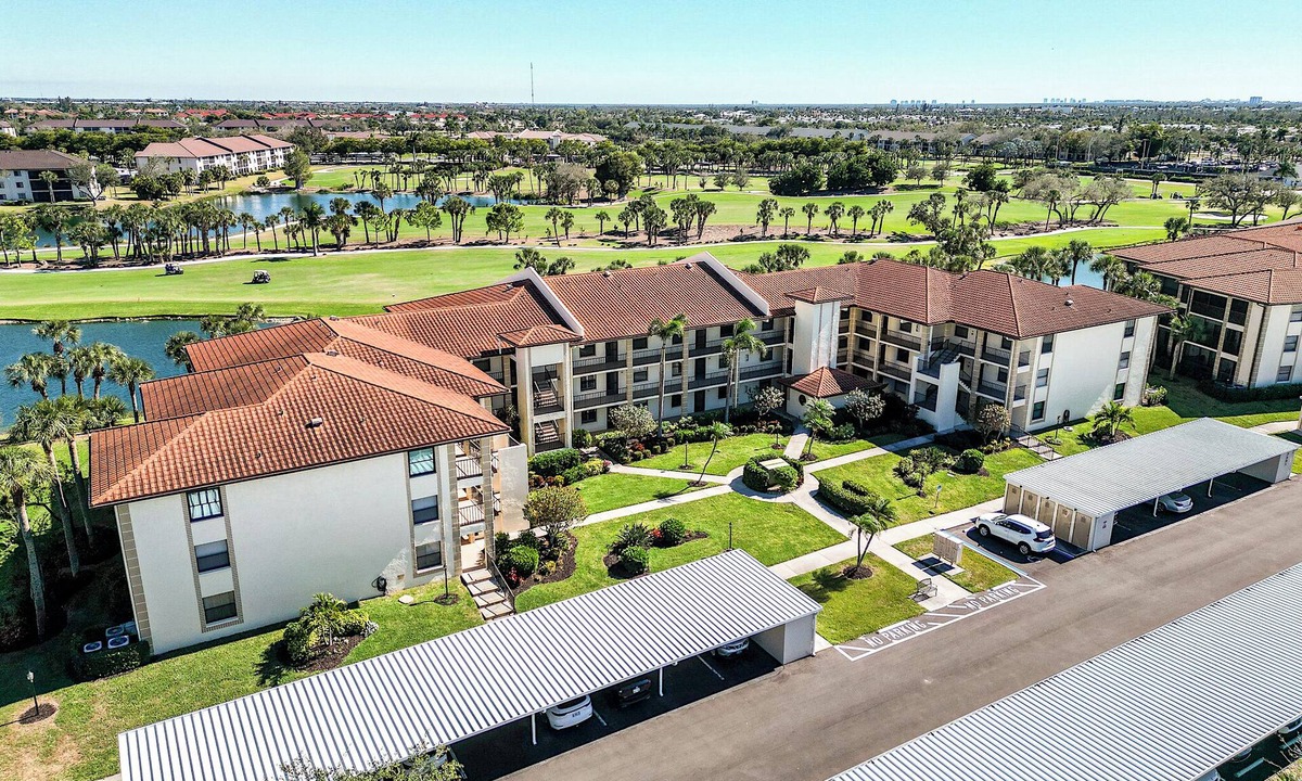Iona Condo | Perfect 2-bedroom condo in enchanting Fort Myers