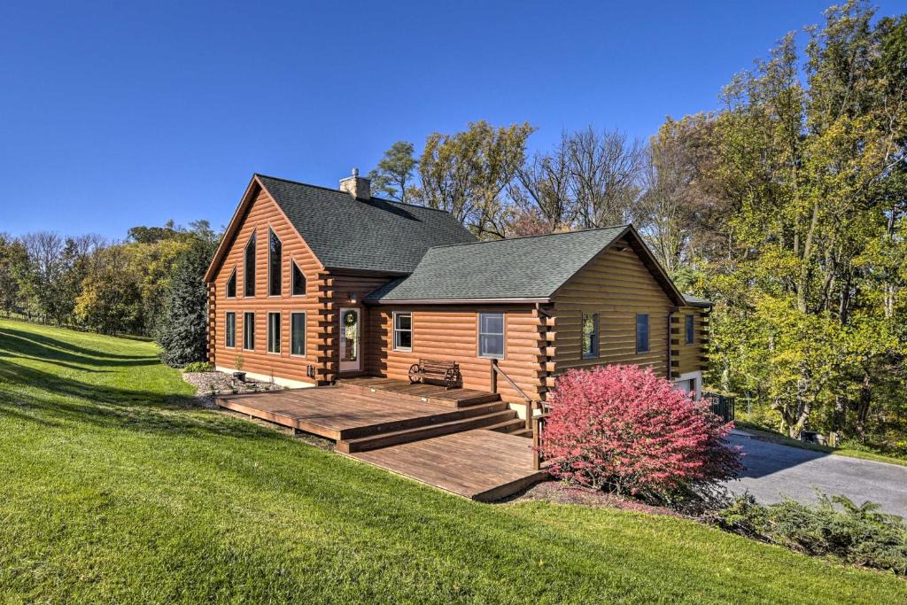 Mount Joy House | Pool, Games + Sauna: Mount Joy Countryside Cabin