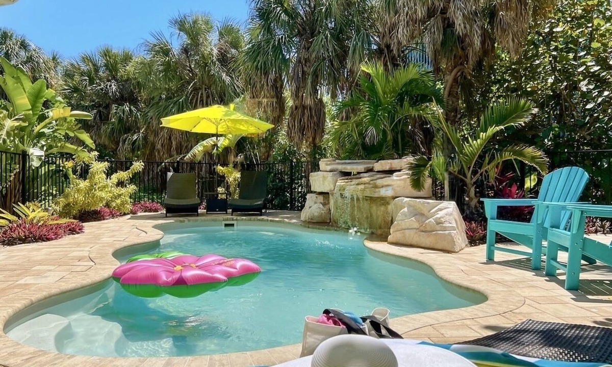 North Captiva House | Pool w/Waterfall & Swing Bar-Family Reunion Ready