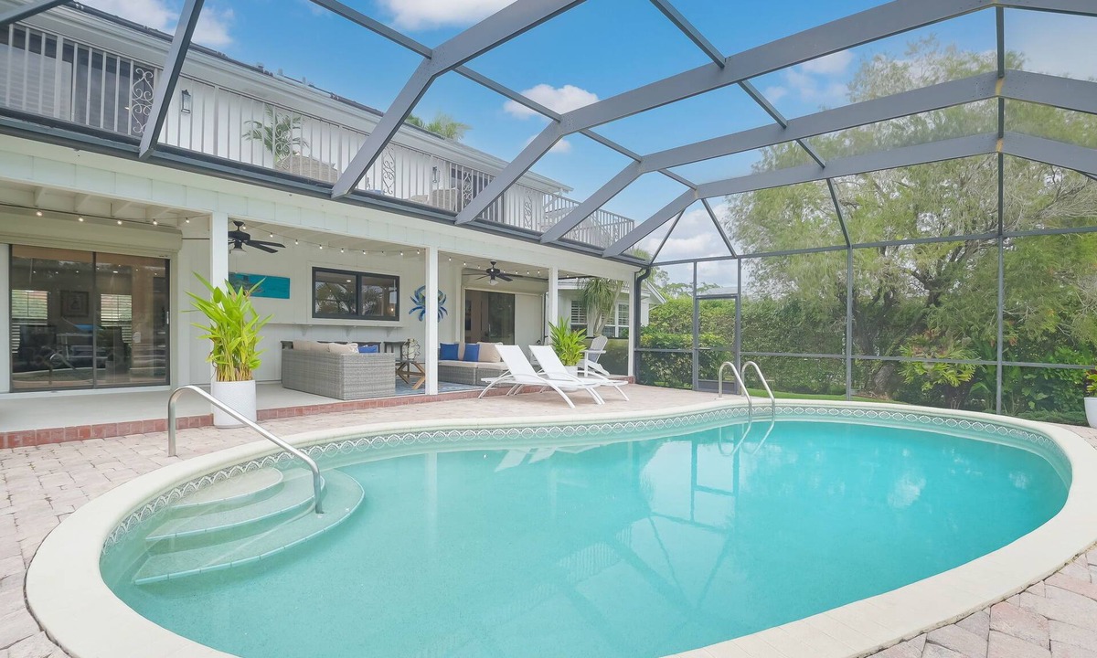 Royal Harbor House | Prime Location Close to Downtown Waterfront/Boatslip 3 Bedroom 3 Bath Pool Home