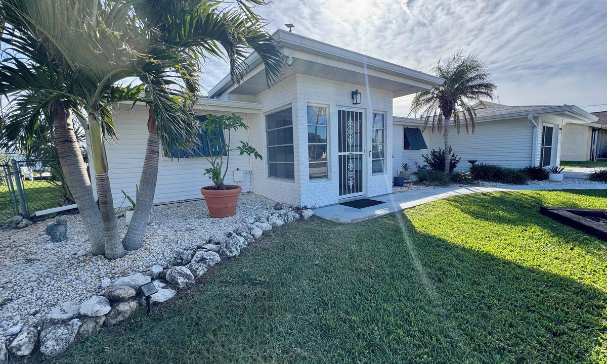 Gulf Cove House | Private Myakka Riverfront by Charlotte Harbor: 3-Bedroom Home in Gulf Cove