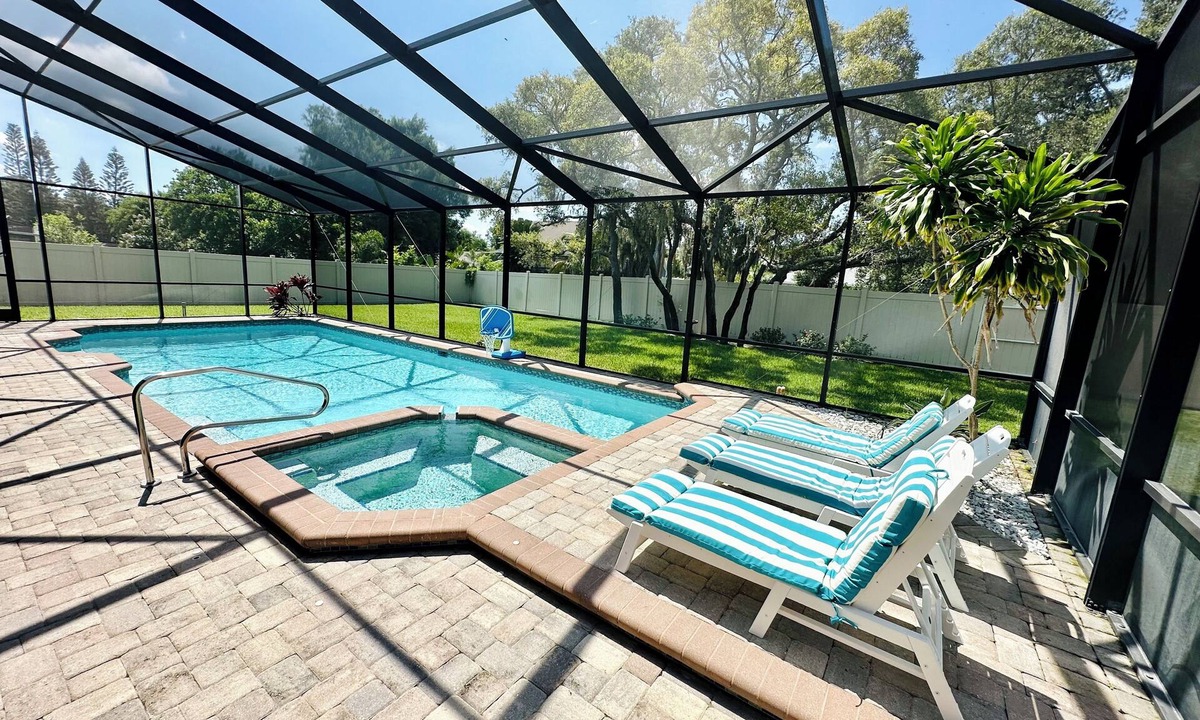 Palma Sola House | Private Pool 4 bd 3 ba with 2 King Master Suites Sleep 10 near AMI and IMG