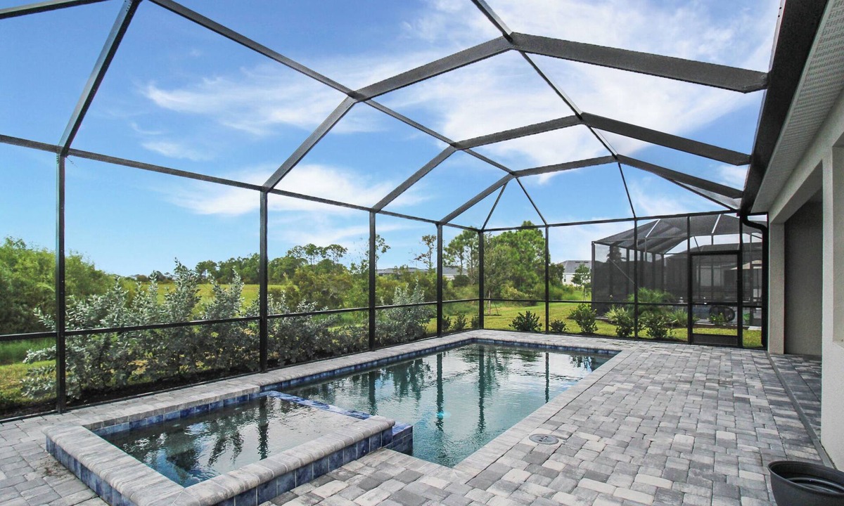 Venice House | Private Pool Home In Wellen Park - golf included - Links & Leisure