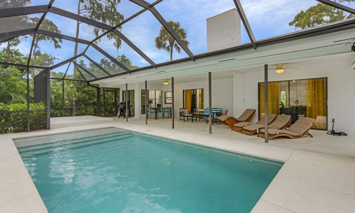 Kings Lake House | Private Saltwater Heated Pool Home 4BR/2.5BA 10 Min to 5th ave Beach