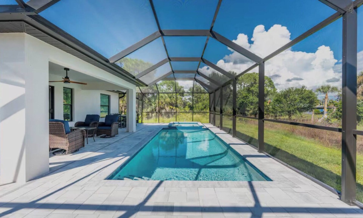 Englewood East House | Quarry Retreat - 3 bedroom pool home in central Englewood