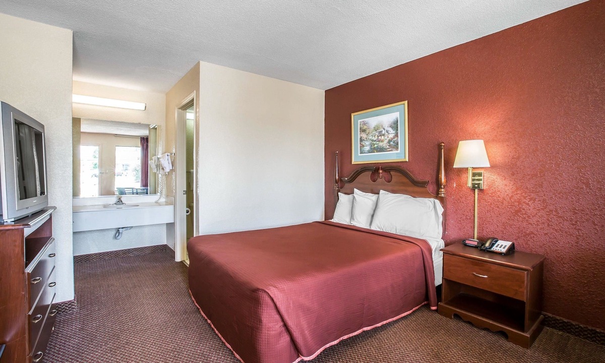 Arcadia Hotel | Rodeway Inn Expo Center
