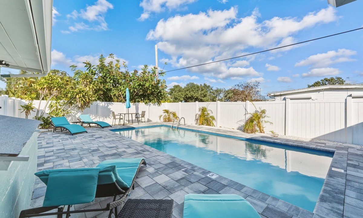 South Pinellas Community Council House | Saint Petersburg Escape Private Pool 5 Minutes to the Beach