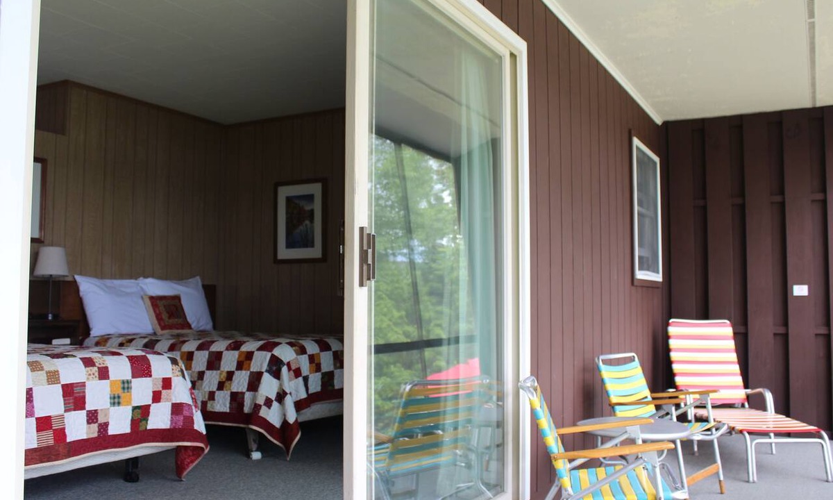 Long Lake Hotel | Sandy Point Motel