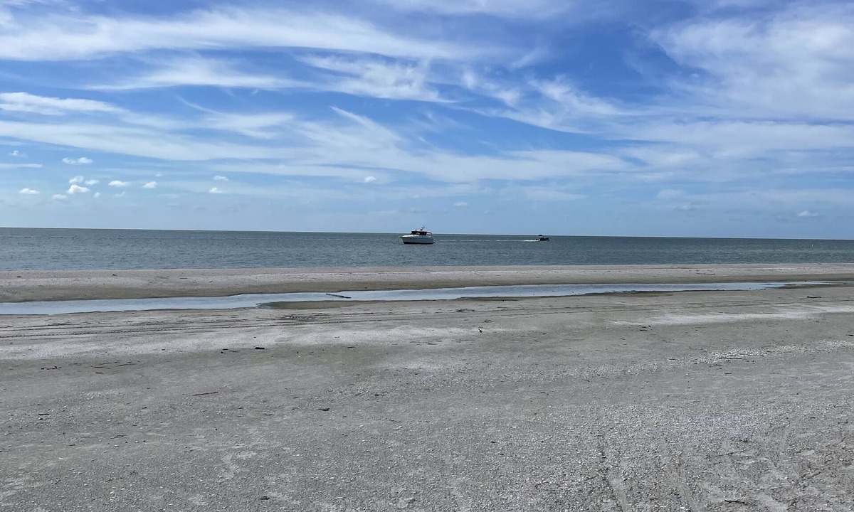 Sanibel Cottage | Sanibel Shore C1- 2-bedroom Cottage Sanibel near the beach
