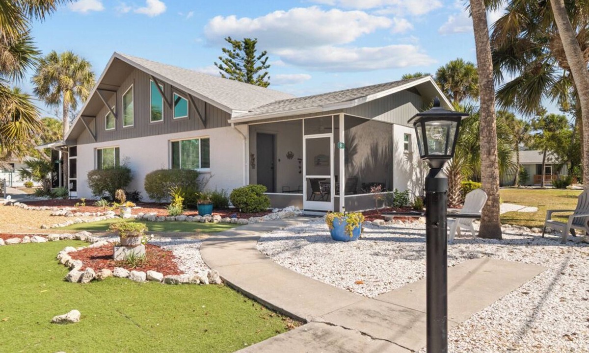 Sanibel Cottage | Sanibel Shores B1: A delightful cottage in charming Sanibel