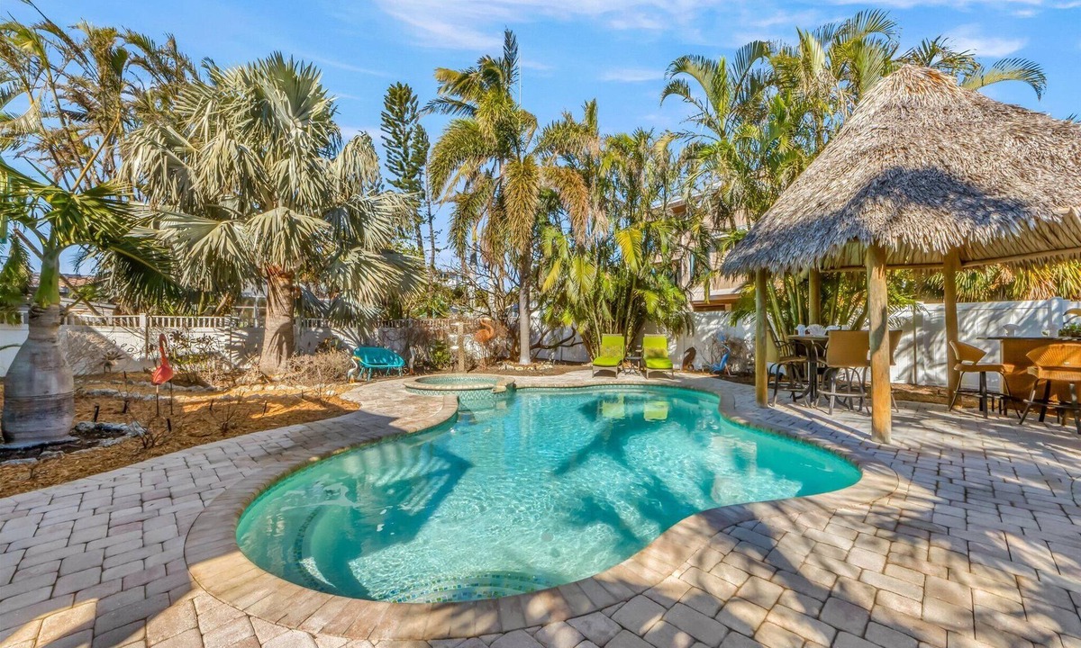Anna Maria House | Sassy Seahorse: Heated pool, hot tub, ping pong, Foosball and pool table!