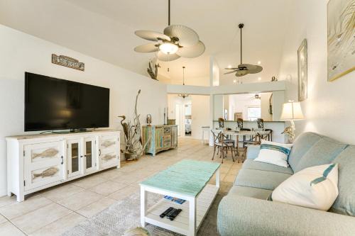 Crown Pointe Villa | Screened Lanai + Workspace! Naples Stay Near Gulf