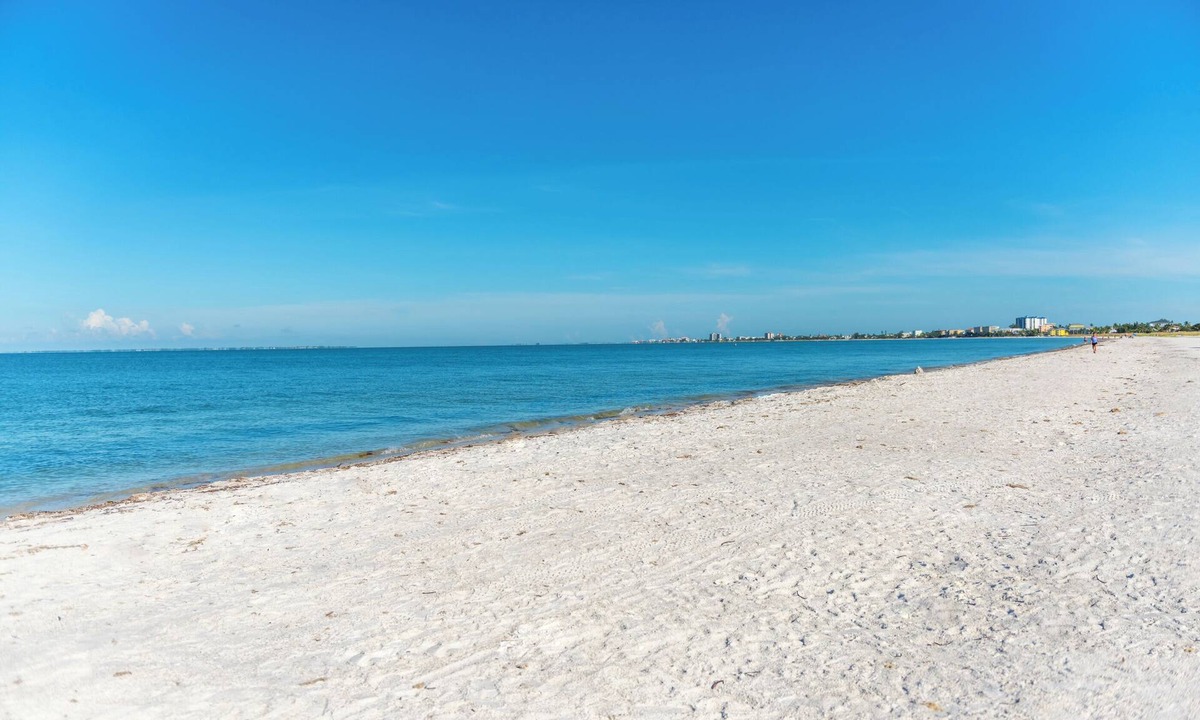 South Island Hotel | Seaside Escape! Cozy Unit w/Pool & Beach Access!