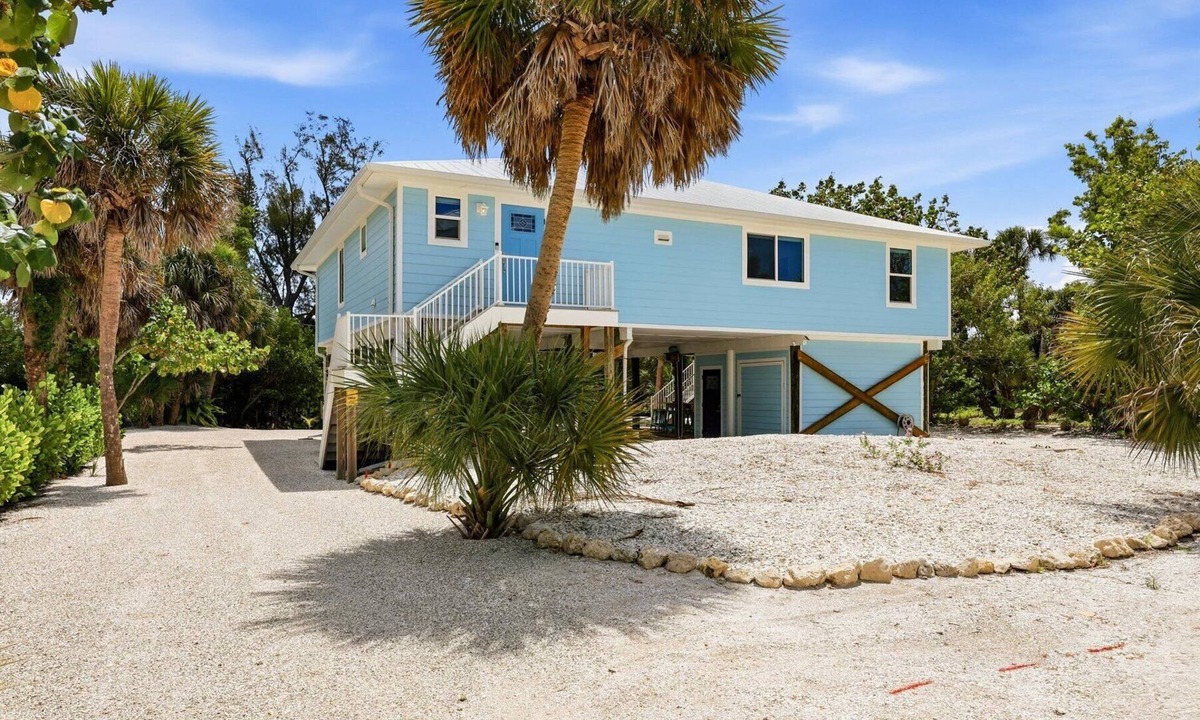 Palm Island House | Serenity Home: Your Palm Island Paradise Awaits!