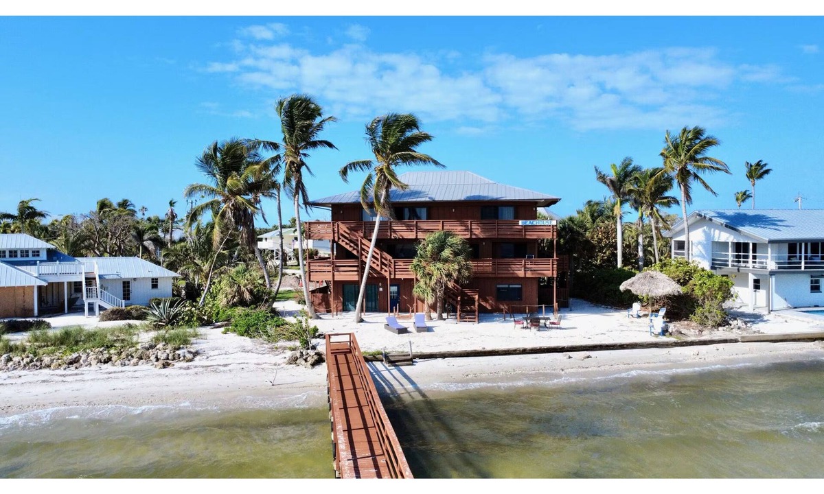 Bokeelia Apartment | Snapper 1 bedroom ground unit in a beach lodge in charming Bokeelia pine island