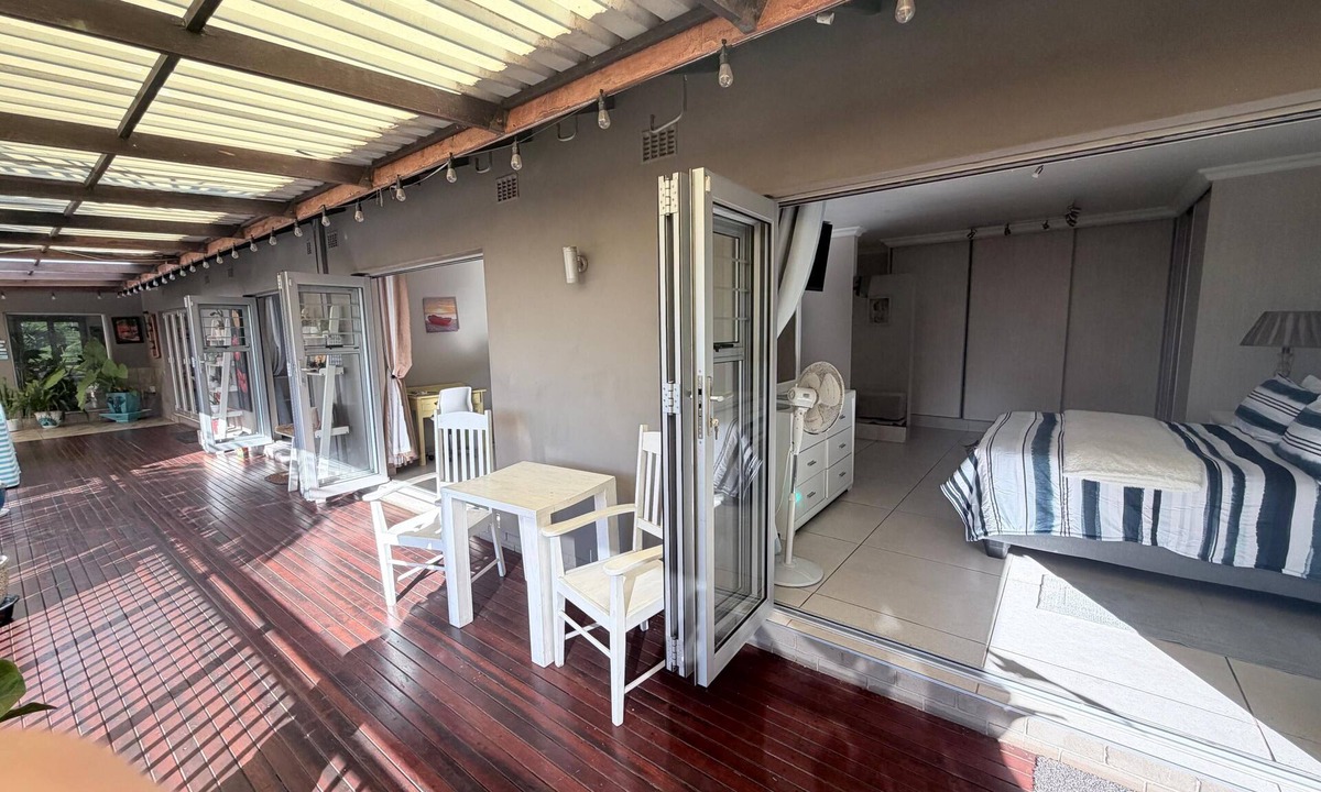 Durban North House | Spacious 3-bedroom house with AC and amazing sea views in lovely Durban North