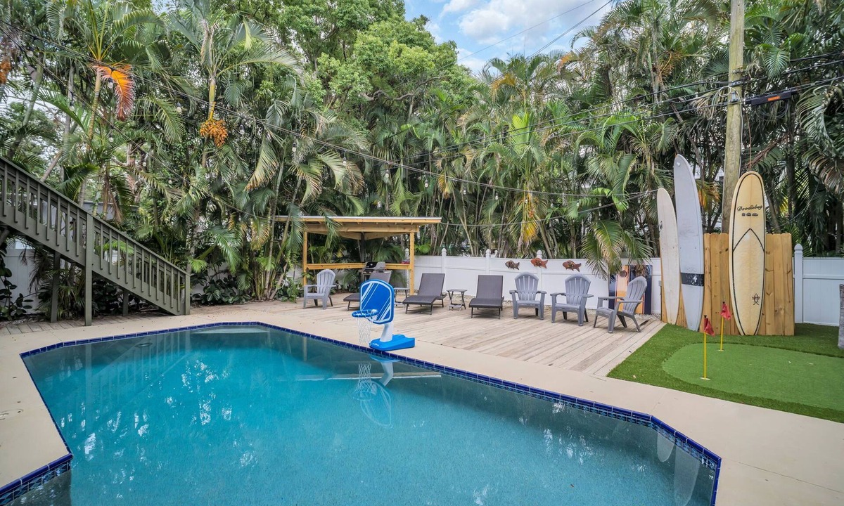 Ozona House | Spacious full remodeled luxury retreat w/Private pool, golf cart, movie theater