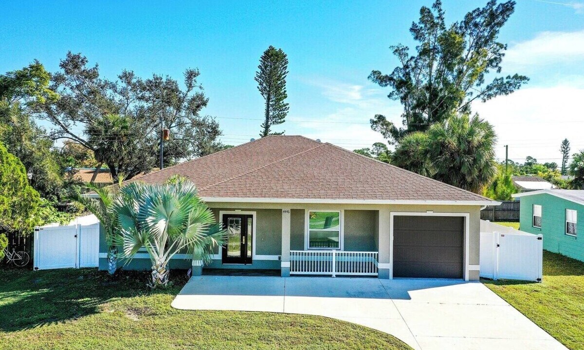 North Port House | Spacious home with large yard - Perfect for families - Sunny South