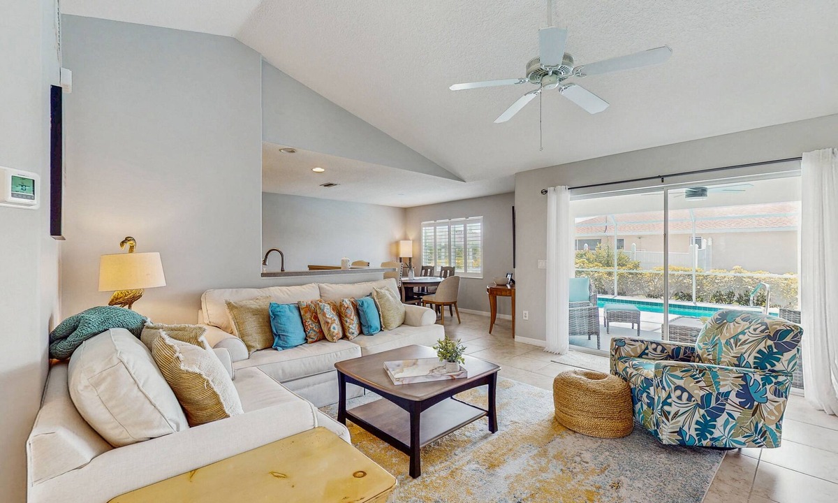 South Venice House | Spacious home with private saltwater heated pool, gas grill, close to the beach