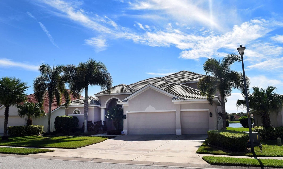 Mandalay House | Spacious Home with Sparkling Water Views