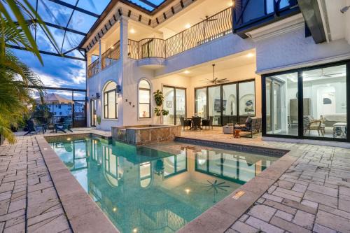 Connors House | Spacious Luxury Waterfront Retreat with Pool & Spa