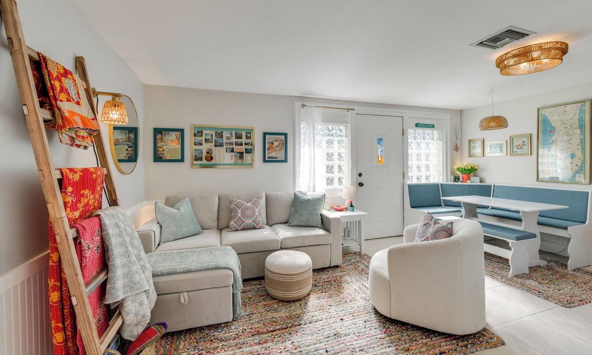 Englewood House | Steps to Dtwn & Bay! Snowbird Escape in Englewood