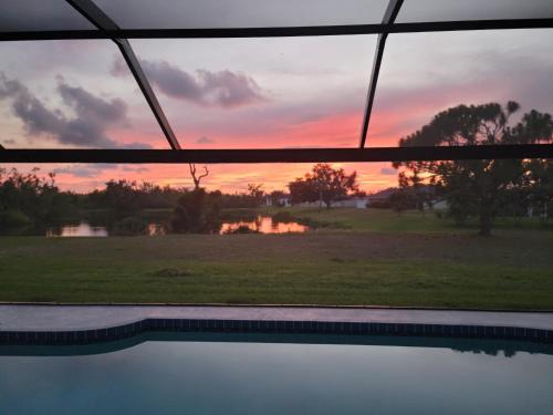 White Marsh House | Stunning Sunsets- 3 bedroom 3 bath executive home