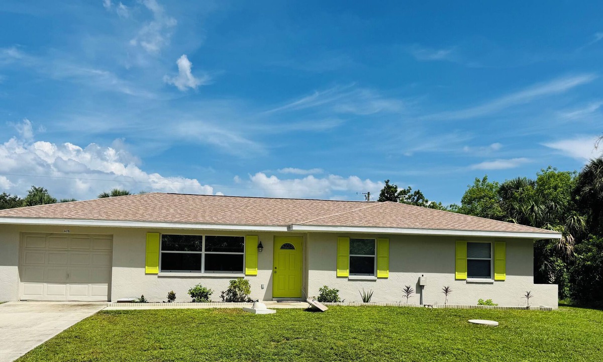 Port Charlotte House | Summertime Vacation Villa Larkspur in Port Charlotte Florida