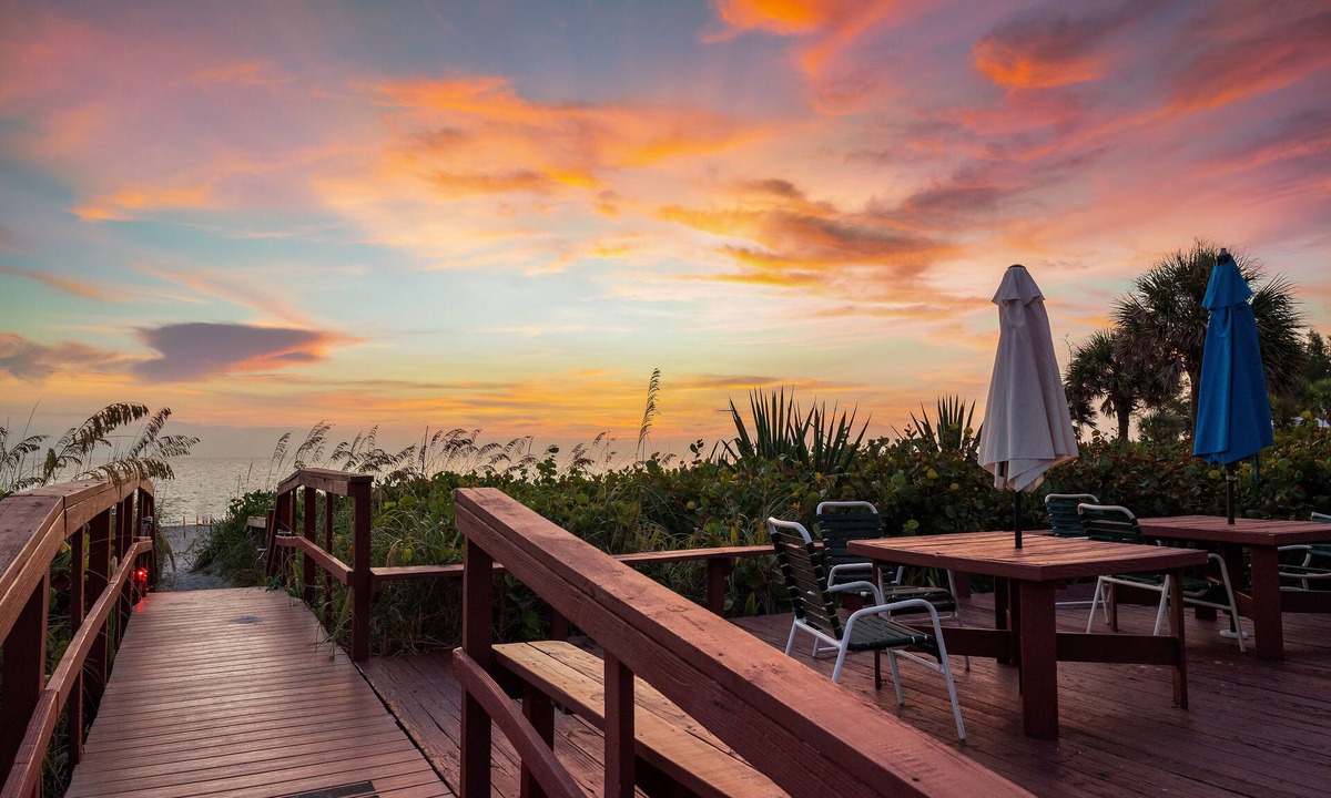 Englewood House | Sunset Rendezvous Beach Condo Upper Unit #241 Manasota Key