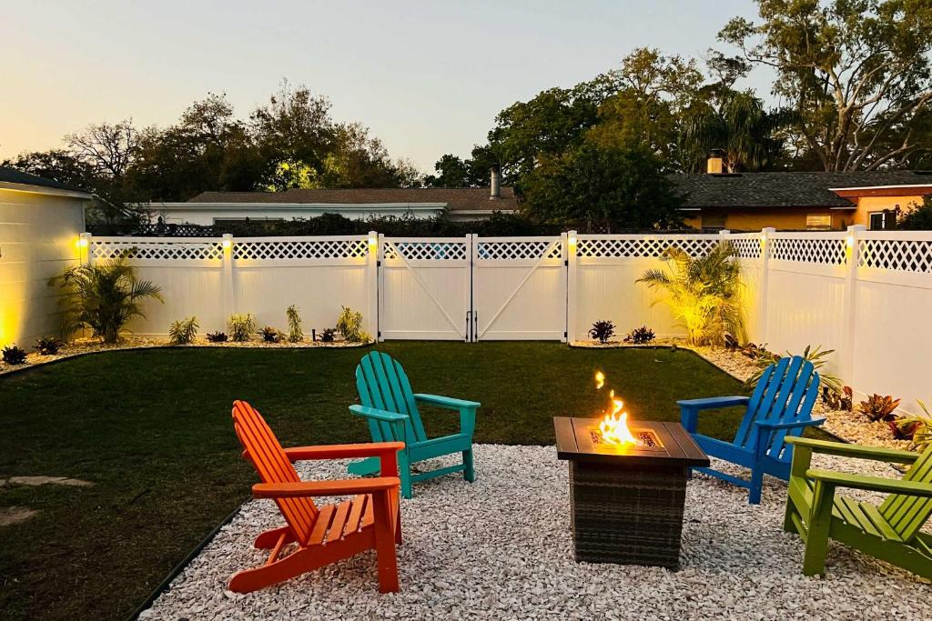 Safety Harbor House | Tampa Bay Area Cottage w/Gas Grill & Fire Pit!