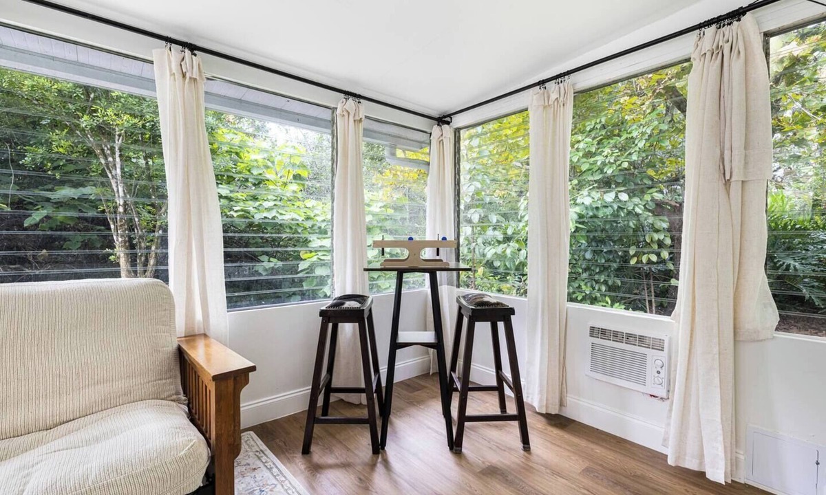 Alva House | The Owl's Nest at Alva Oaks Farm! Your 2-Bedroom 1-Bath old Florida retreat .