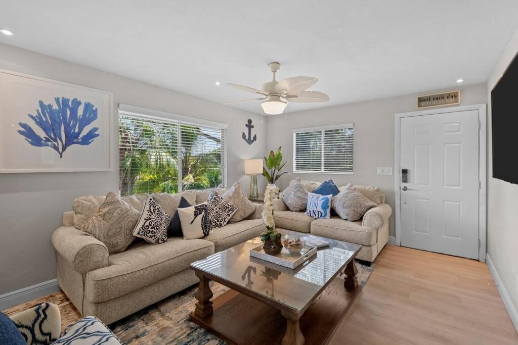 Mid Island Apartment | The Tequila Sunrise at Lazy Way