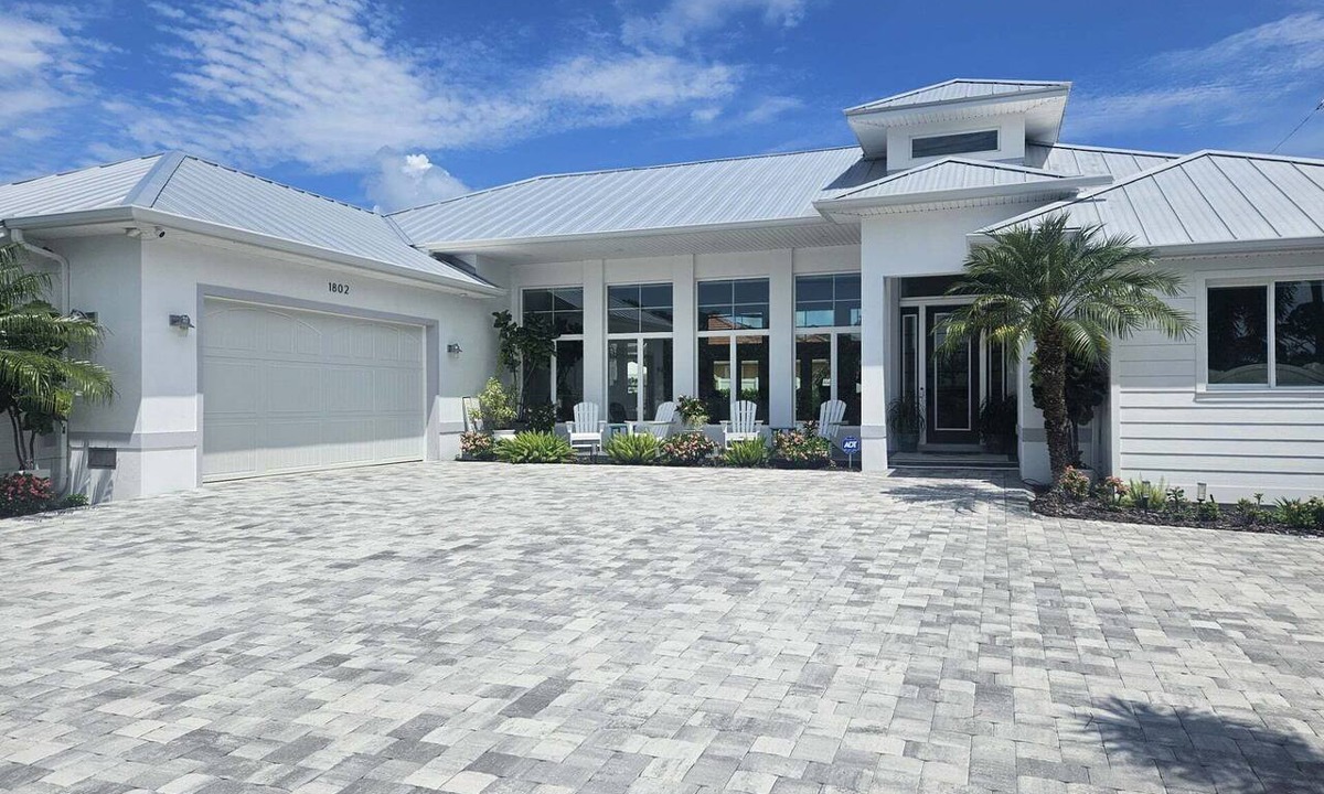 Englewood House | The Turtle Reef Estate