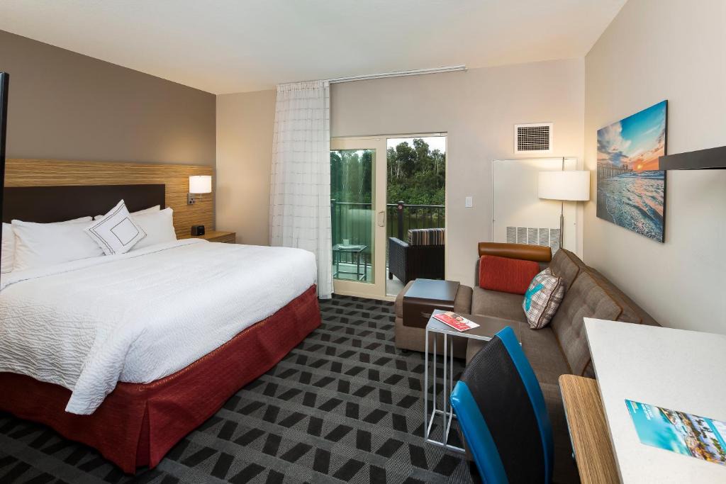 Estero Hotel | TownePlace Suites by Marriott Fort Myers Estero