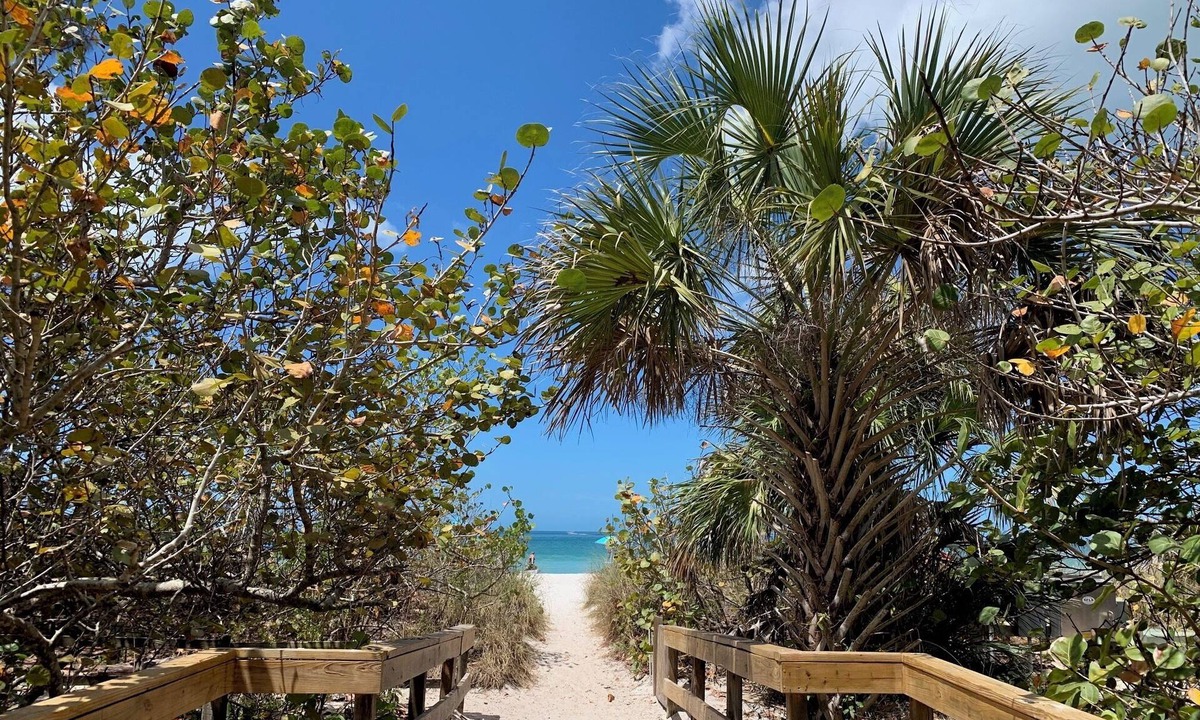 North Naples Condo | Townhome in North Naples ten minutes from the beach.