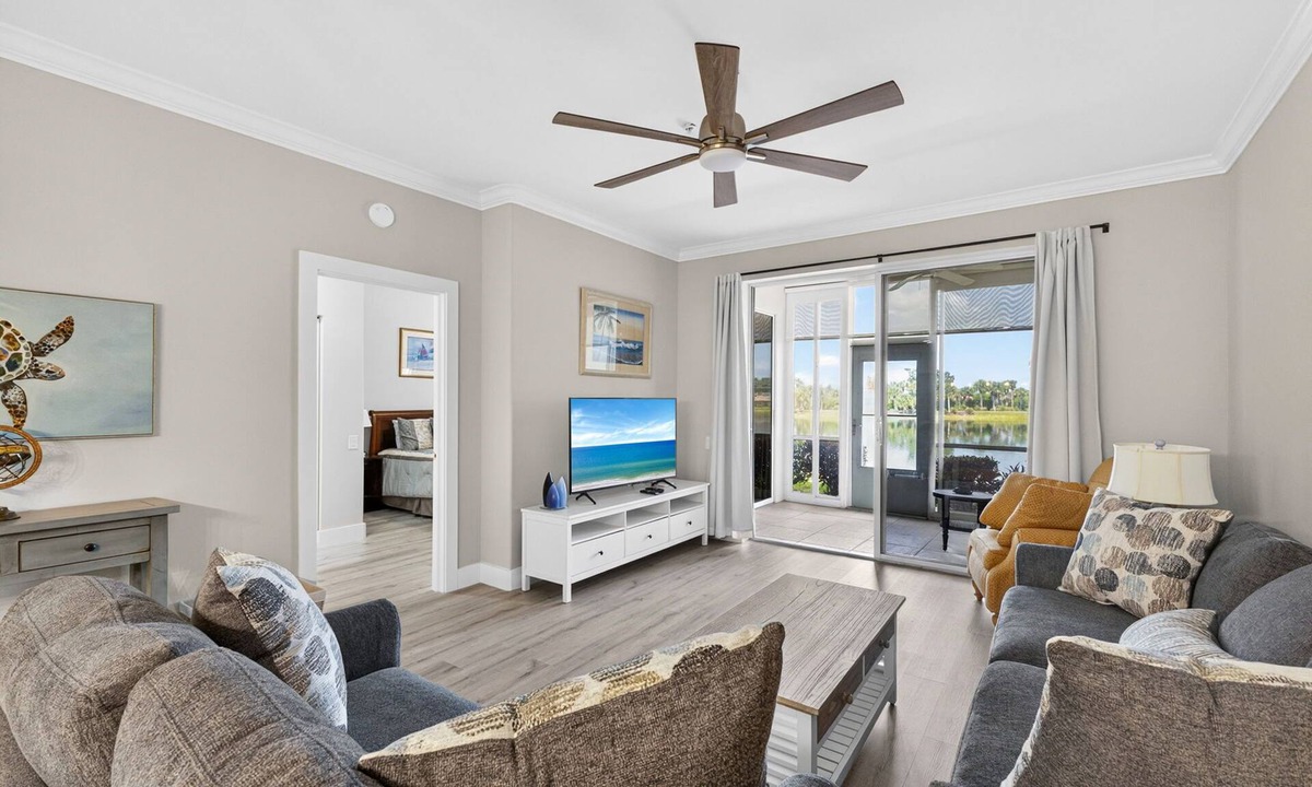 Tropical Cove Condo | Tranquil Waters at Lexington CC Lake Village