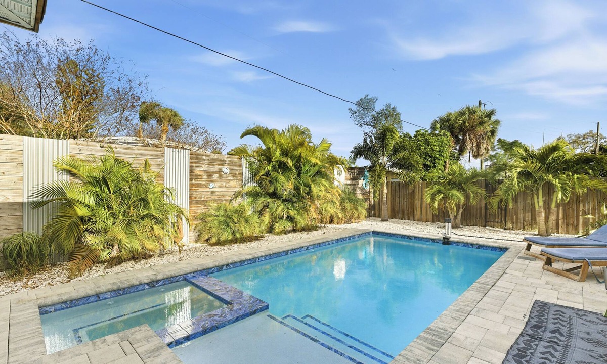 Sarasota House | Trish's Beach Retreat W/Pool/Spa by Siesta Keys#2