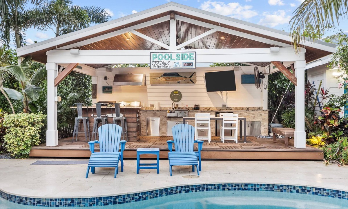Ellenton House | Trophy Fish at the Oasis — Resort-style living for groups who want more than just a place to sleep.
