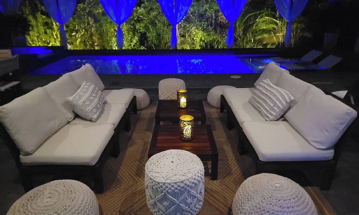 Bonita Springs House | Tropical 4-bedroom Oasis on the river with Pool and Jacuzzi in Bonita Springs