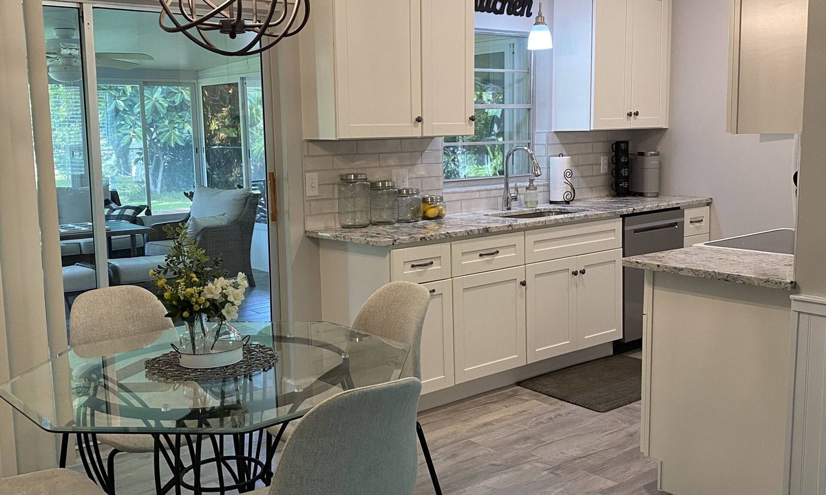 Gulf Gate Estates House | 🌴Tropical Retreat in Sarasota