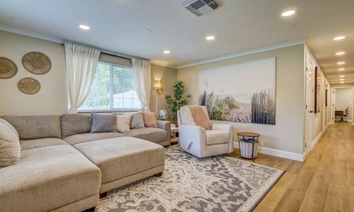 Jungle Terrace House | Two houses minutes from beaches, parks, dining.