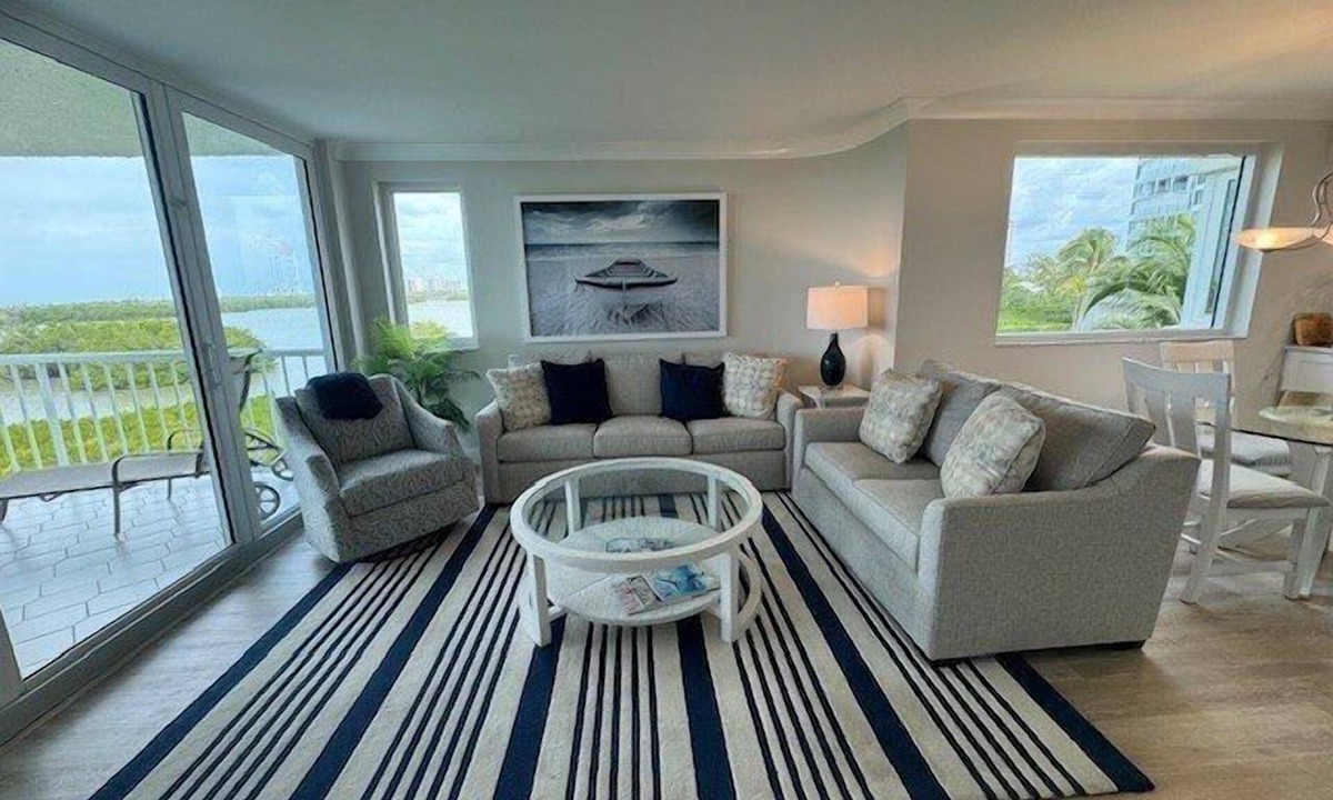 Park Shore Condo | Views of palm trees, sand and the Gulf! - WS0304