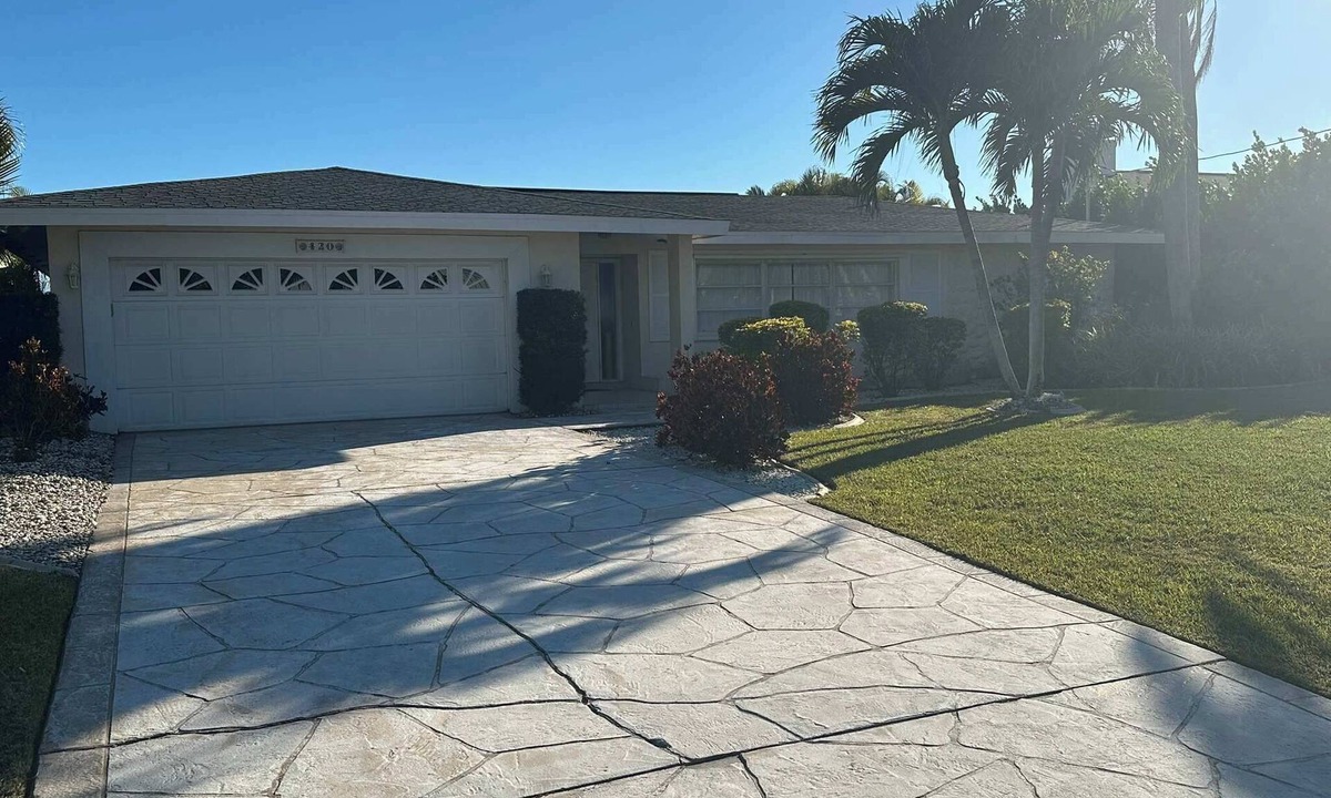Eight Lakes Villa | Villa 8 Lakes - Cape Coral