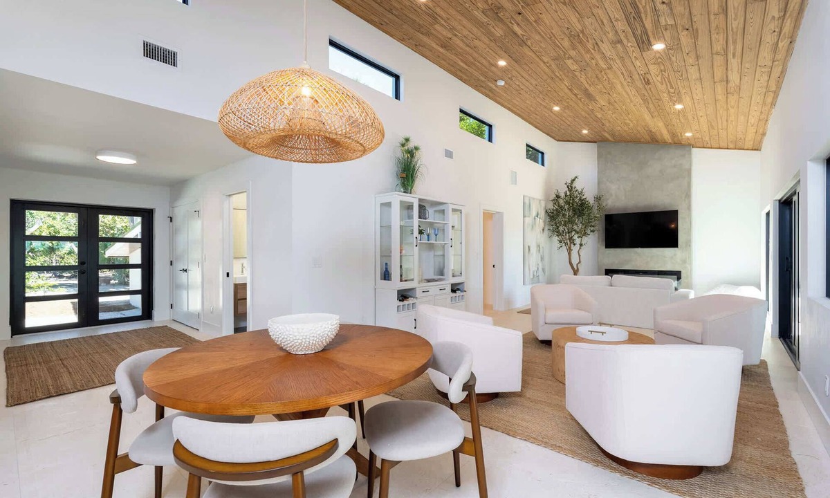 Sanibel House | Villa Bayou- Modern Waterfront Home on Clam Bayou